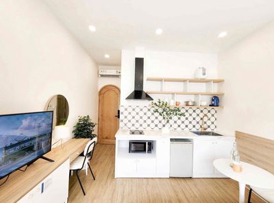 Cho Thuê Căn Hộ Nhỏ Xinh Ngay Phố Đi Bộ Q1 Full Nội Thất ở được ngay — ảnh 1