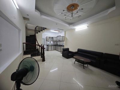 Cho thuê nhà nguyên căn 35m² x 5 tầng, Nguyễn Phúc Lai, Đống Đa — ảnh 1