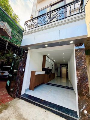 Nhà ô tô đỗ cửa 6 tầng có thang máy full nội thất Trung Tâm Thanh Trì — ảnh 1