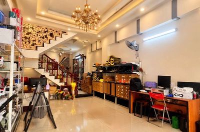 Nhà 3 Tầng Sân Thượng-7,1 Tỷ-DTSD: 156 m²- Hẻm Xe Tải-Thông — ảnh 1