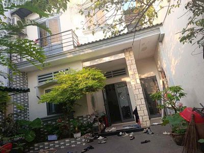 Cần bán gấp nhà 1 trệt 1 lầu vị trí mặt tiền kinh doanh đẹp — ảnh 1