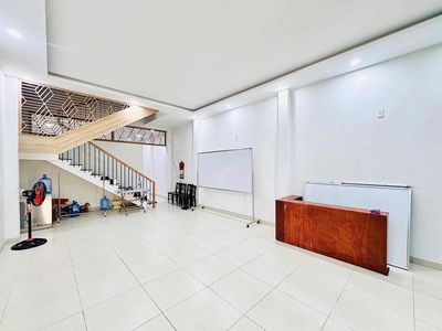 Cho thuê nhà 2 tầng mặt tiền đường 7.5m gần Tố Hữu, Hoà Cường, Hải Châ — ảnh 1