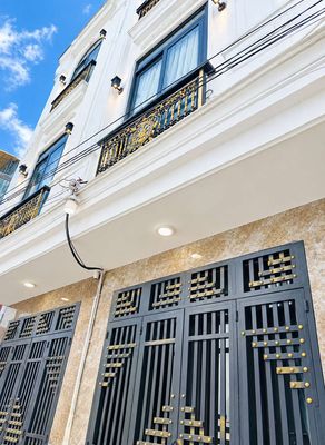 Bán nhà 3 tầng 32m2 bình tân giáp tân phú hẻm an ninh — ảnh 1