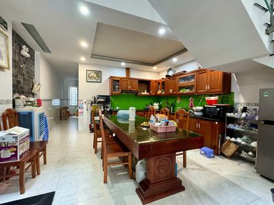 Cho thuê nhà 3 tầng mới đẹp mặt tiền Đoàn Khuê, Nam Việt Á — ảnh 1