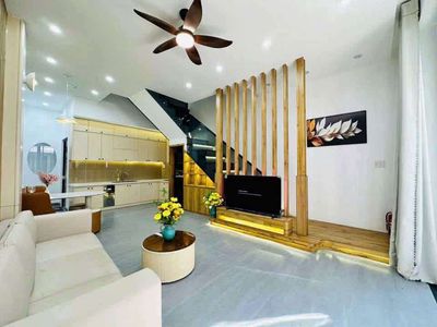 Cho thuê nhà 3 tầng mới xây: Điện Biên Phủ - 3 phòng -đủ nội thất — ảnh 1