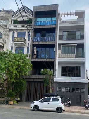 Mb nguyên căn sd 500m2 hầm. thang máy. pccc đường 30m giáp gò vấp — ảnh 1