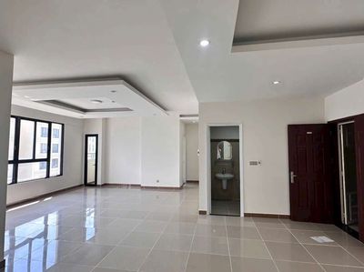 Cần bán căn hộ 160m2 gồm 4 ph ngủ và 1 phòng kho . — ảnh 1