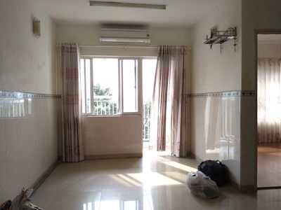 Bán gấp căn hộ Bàu Cát 2, 55m2, 2PN, 2.6 tỷ, sổ hồng. — ảnh 1