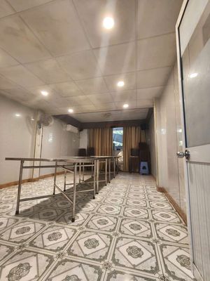Nhà 13 phòng mặt tiền đường nguyễn chí thanh — ảnh 1