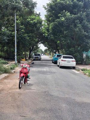 660 m2 đất full thổ cư chỉ hơn 20 tỷ . ngay khu Êm Đềm Linh Xuân — ảnh 1
