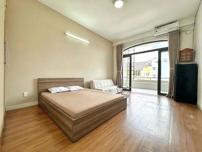 Căn hộ studio ban công full nội thất gần ngã tư hàng xanh Bình Thạnh — ảnh 1