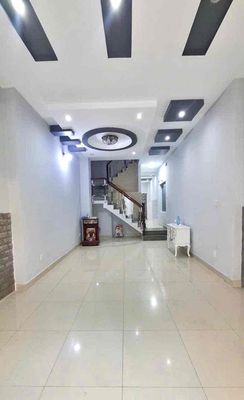 Nhà 4-15m trệt 2 lầu 3pn 4wc hẻm rộng nhà đẹp — ảnh 1