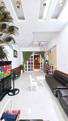 Nhà mặt tiền phía sau đường tên lửa 4x16m sát bên đường số 7 — ảnh 1