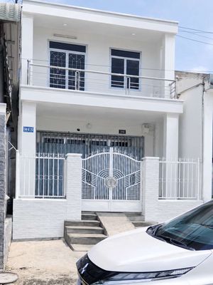 Nhà cho thuê nguyên căn 1 trệt 1 lầu ngay chợ chiều dầu tiếng — ảnh 1