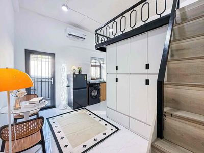 Gác bancon cạnh LOTTE UFM TDTU NTTU cresentmall, tân hưng phú mỹ hưng — ảnh 1