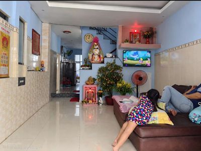 Nhà 3.7m x 11m trệt lầu sát mặt tiền đường Minh Phụng — ảnh 1