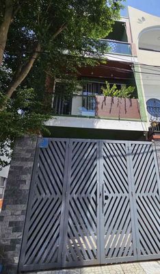 Nhà 2 lầu 3 phòng ngủ ST đường thông 8m Lò Lu — ảnh 1