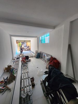 GIÁ RẺ 3x - Cho thuê Mặt bằng Công Trường Quốc Tế, Q3 - sẵn máy lạnh — ảnh 1
