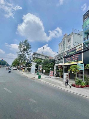 Mặt tiền vành đai trong kinh doanh - ngay nhà thờ phaolô — ảnh 1