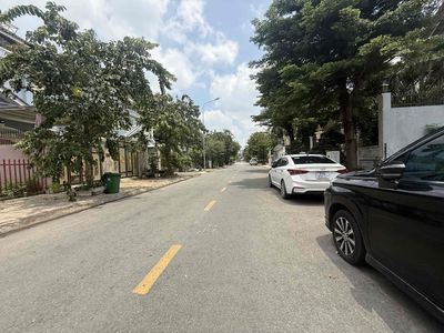 Bán lô đất xây dựng biệt thự KDC Khang Điền, DT: 160m2, Giá 13.6 Tỷ — ảnh 1