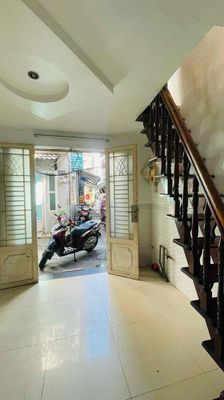 Cho thuê nhà 1 trệt 2 lầu - Phan Đăng Lưu P5 Phú Nhuận — ảnh 1