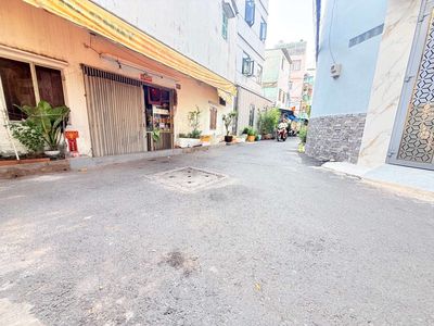Nhà 2 Tầng BTCT, 2PN, 2WC, Hậu Giang Q6 — ảnh 1