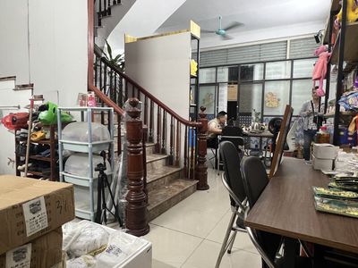 Cho thuê nhà 3 tầng phố Văn La,gần chợ Văn La 50m2 3 tầng giá 14 tr/th — ảnh 1