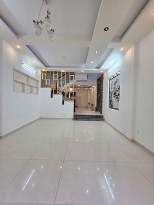 Nhà 3 tầng 3pn mt khu hồ nghinh — ảnh 1