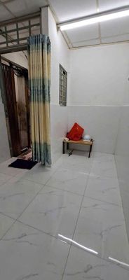 Nhà sạch sẻ có máy lạnh và quạt vô ở liền — ảnh 1