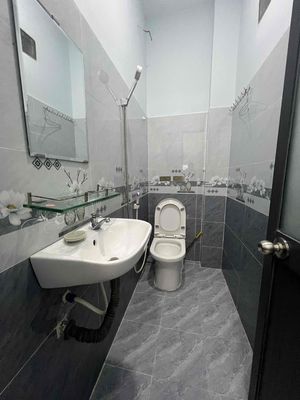 Nhà bán chính chủ ngay chợ Hiệp Thành 5x7m, 1 lầu , 2pn, hẻm 4m. — ảnh 1