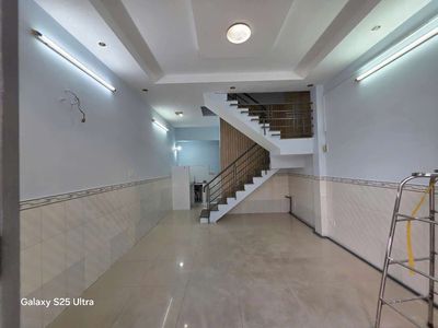 Cho thuê nhà 2lầu đúc 2pnủ 2wc — ảnh 1