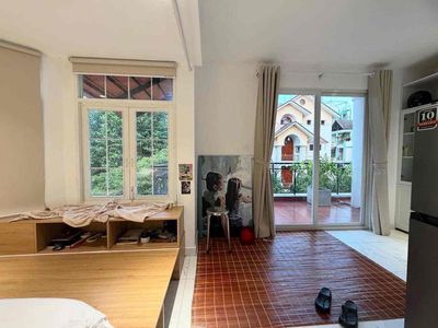 Cho thuê studio ban công full nội thất ngay gần đại học UEH — ảnh 1