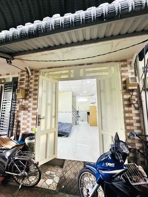 Cho Thuê Nhà Nguyên Căn, Gần Đại Học Mở, 1 Máy Lạnh, 1 Bộ Sofa, 2 PN — ảnh 1