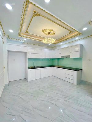 Nhà 4 lầu 4PN 5WC 1 Lửng Trường Thọ cho thuê — ảnh 1