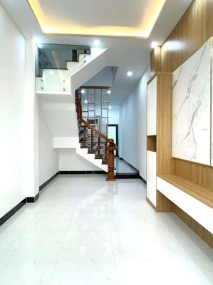 Bán nhà 2 tầng hẻm Nguyễn Thái Học — ảnh 1
