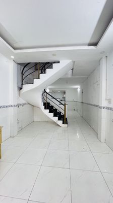 Bán nhà Tân Phú đường ngay Đầm Sen DT 3,8m X 24m 2 lầu kinh doanh tốt — ảnh 1