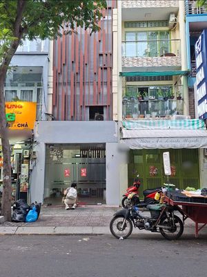 Nhà mặt tiền Bà Hạt - Nguyễn Tri Phương, 3 Lầu, 5PN 4WC, 3.6x15m, 30TR — ảnh 1