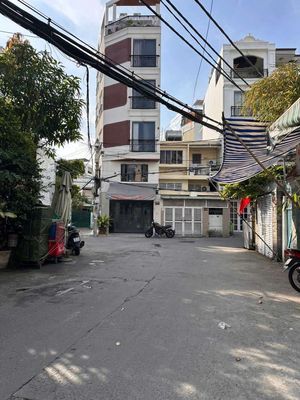 Nhà ngay chợ cây quéo - bình thạnh - cấp 4, sân xe rộng, 4PN — ảnh 1