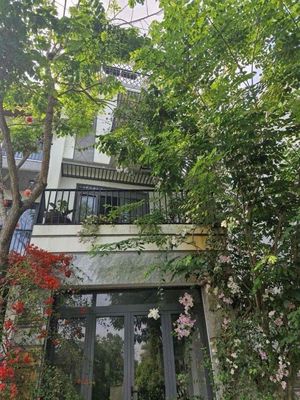 Nhà 1 trệt 2 lầu 3pn đường xe tải gần lò lu quận 9 — ảnh 1