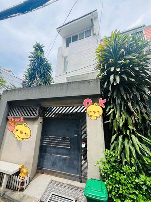Nhà lệch tầng - nhiều ban công ánh nắng - dt 4 22m, trệt 3lầu — ảnh 1