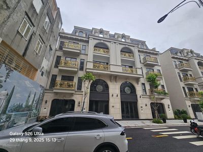 Bán căn liền kề giá tốt trong khu vực dự án Royal River City — ảnh 1
