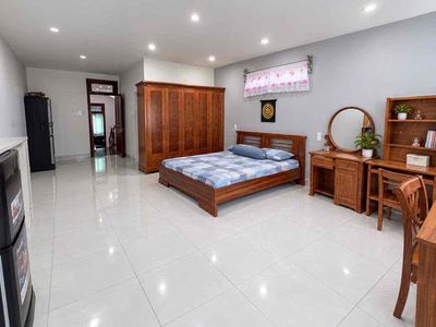 Cho thuê nhà 4 tầng đường 10m5 NAM VIỆT Á- FULL NỘI THẤT 5pn, 5wc, tro — ảnh 1