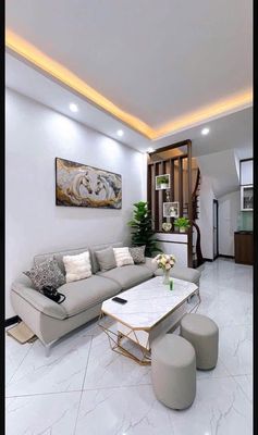Cho thuê nhà nguyên căn 30m2 x 5 tầng, 3 Ngủ, 4 WC phố Thanh Đàm — ảnh 1