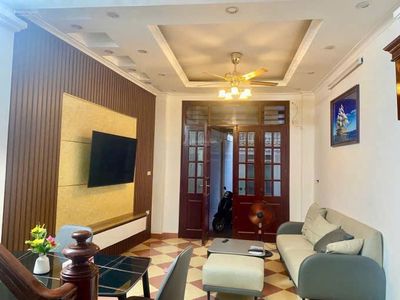 Cho thuê nhà 5 tầng khu Kim Mã, 45m², ngõ rộng thoáng chỉ 13,5 triệu — ảnh 1