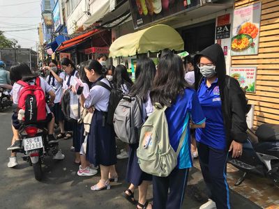 Nhà cho thuê đối diện trường cấp 3, sát trường đại học — ảnh 1