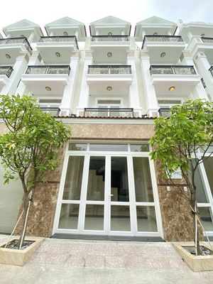 Nhà mặt tiền quốc lộ 13 gần tòa nhà gia định tower — ảnh 1