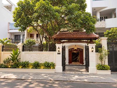 Cho thuê biệt thự sân vườn ba vì q10, dt 10x15m, trệt 2 lầu giá 60tr — ảnh 1
