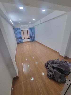 Cho thuê nhà 1 trệt 2 lầu, 3PN 3VS - Võ Văn Kiệt Q1 — ảnh 1