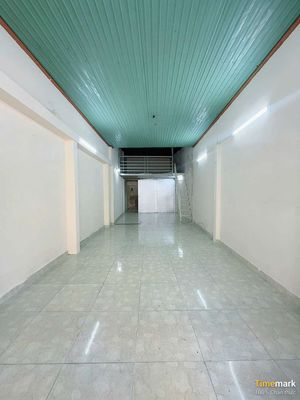 Cho thuê nhà trống suốt ngay ngã tư trung chánh — ảnh 1