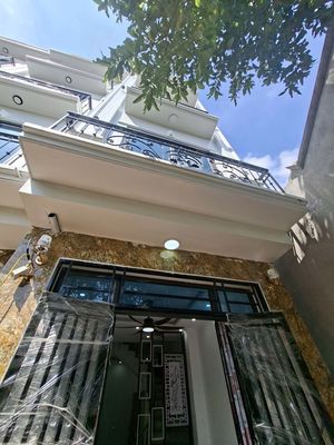 Bán Nhà Hữu Hòa 40m2 xây 5 tầng sổ đỏ gần oto 4ty180 — ảnh 1